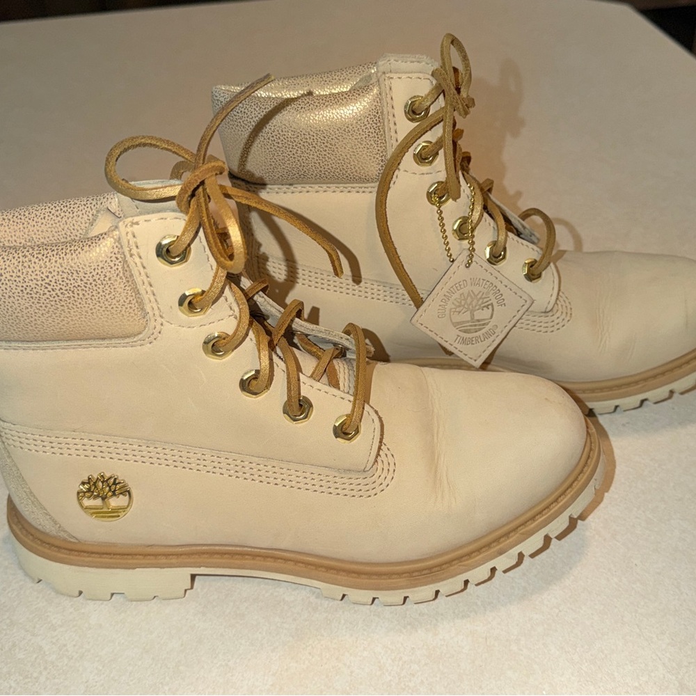 Timberland Cream Leather Boots with Gold Eyelets